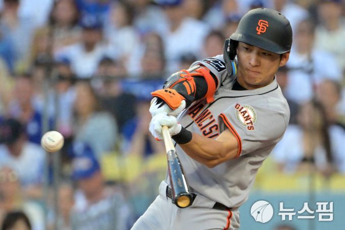 [캘리포니아 로이터=뉴스핌] 샌프란시스코의 이정후가 지난 21일 LA 다저스와의 경기에서 1회 안타를 뽑아냈다. 2025.09.21 wcn05002@newspim.com