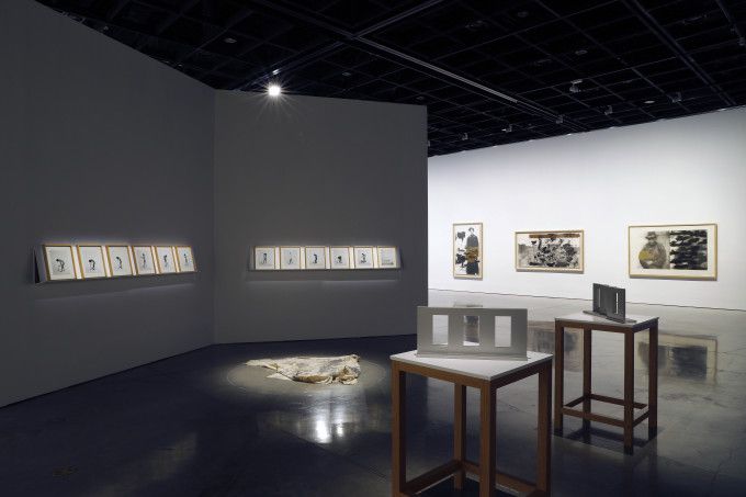 [서울=뉴스핌]이영란 미술전문기자=대구미술관의 이강소 회고전 '曲水之遊 곡수지유 실험은 계속된다'의 전시전경. [사진=대구미술관]  2025.10.08 art29@newspim.com