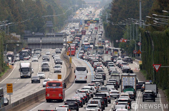 차량들로 정체를 빚는 모습. [사진=뉴스핌 DB]
