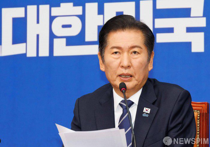 [서울=뉴스핌] 윤창빈 기자 = 정청래 더불어민주당 대표가 10일 오전 서울 여의도 국회에서 열린 최고위원회의에서 모두발언을 하고 있다. 2025.10.10 pangbin@newspim.com