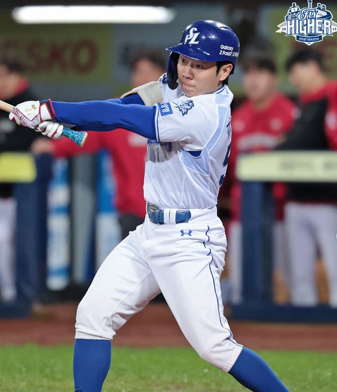 [서울=뉴스핌] 삼성의 김지찬이 13일 SSG와의 경기에서 3회 투수 앞 땅볼로 출루했다. [사진 = 삼성] 2025.10.13 wcn05002@newspim.com