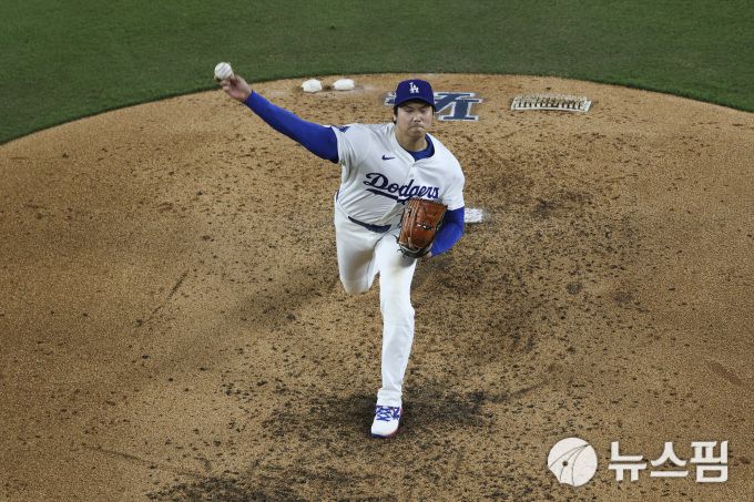[서울=뉴스핌] 장환수 스포츠전문기자= 18일 밀워키와 NLCS 4차전에 선발 등판한 오타니 쇼헤이. 2025.10.18 zangpabo@newspim.com