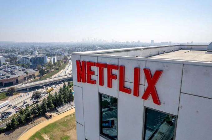 미국 로스앤젤레스에 있는 넷플릭스 홈시어터 부문 건물 전경 [사진=블룸버그통신]