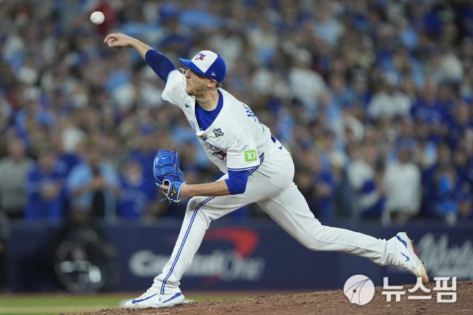 [토론토 로이터=뉴스핌] 장환수 스포츠전문기자= 9회 동점 홈런을 맞은 토론토 마무리 투수 제프 호프먼. 2025.11.03 zangpabo@newspim.com