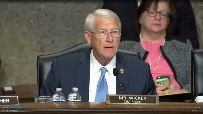 로저 위커 미국 상원 군사위원장이 11월4일 국방부 관리들에 대한 인준 청문회에서 발언하고 있다. [사진=상원 군사위 제공]