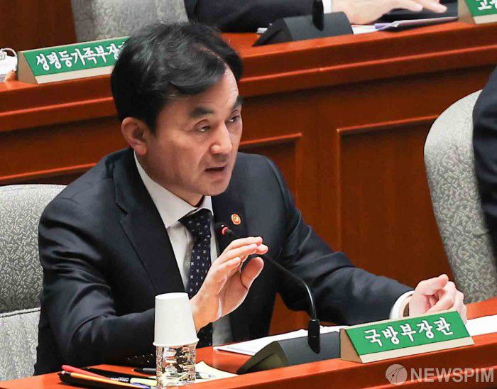 [서울=뉴스핌] 윤창빈 기자 = 안규백 국방부 장관이 7일 오전 서울 여의도 국회에서 열린 예산결산특별위원회 전체회의에서 의원 질문에 답변하고 있다. 2025.11.07 pangbin@newspim.com