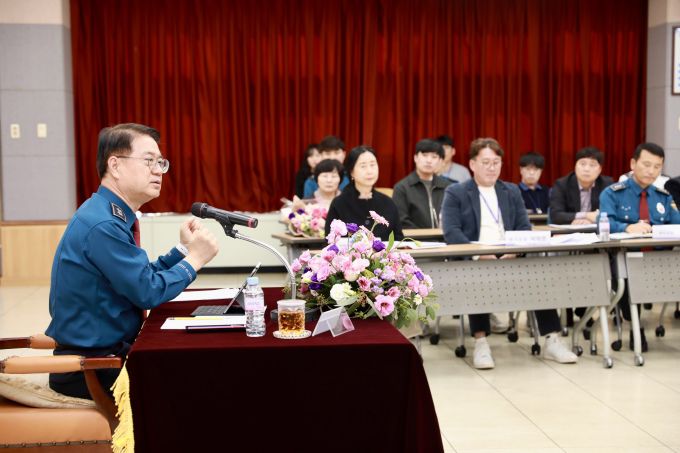 [대전=뉴스핌] 오종원 기자 = 최주원 대전경찰청장은 10일 서부경찰서와 동부경찰서를 찾아 치안 현황을 살펴보고 현장 소통에 나섰다. [사진=대전경찰청] jognwon3454@newspim.com