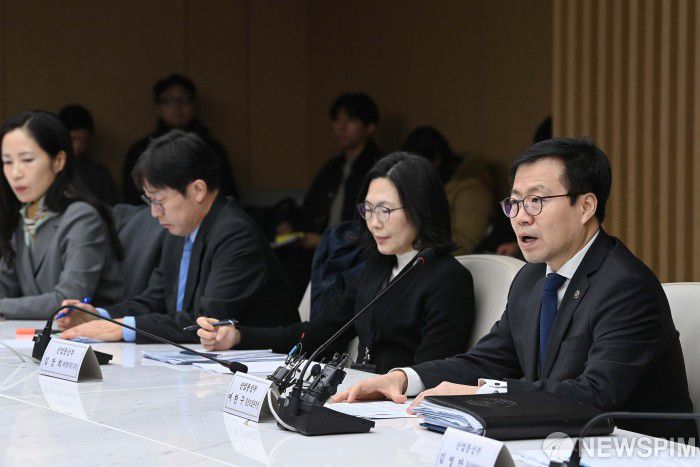 [서울=뉴스핌] 여한구 산업통상부 통상교섭본부장이 17일 서울 중구 대한상공회의소에서 열린 제51차 통상추진위원회에서 인사말을 하고 있다. [사진=산업통상부] 2025.11.17 photo@newspim.com