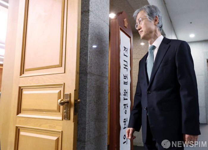 [서울=뉴스핌] 최지환 기자 = 조희대 대법원장이 5일 오후 서울 서초구 대법원에서 열린 전국법원장회의에 참석하고 있다. 2025.12.05 choipix16@newspim.com