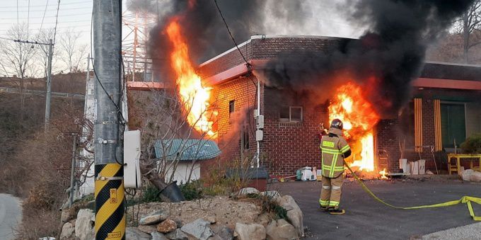 4일 오전 7시16분쯤 울진군 북면의 한 단독주택서 화재가 발생했다.[사진=경북소방본부]2025.12.05 nulcheon@newspim.com