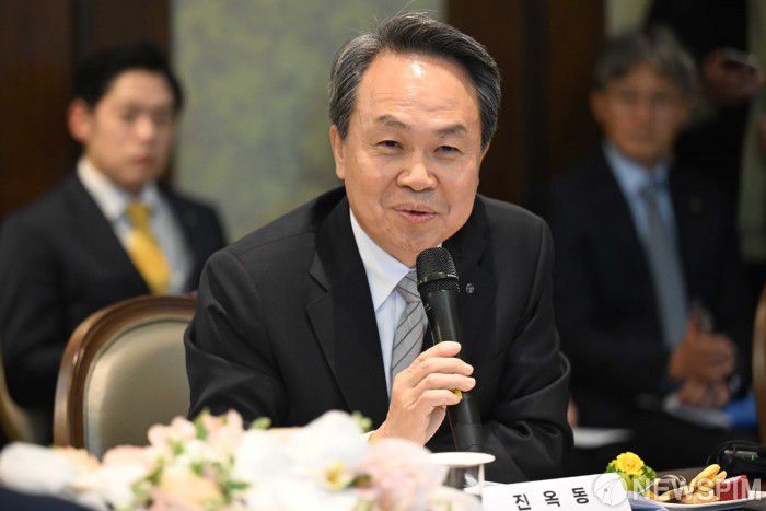 진옥동 신한금융지주 회장 [사진=뉴스핌DB]