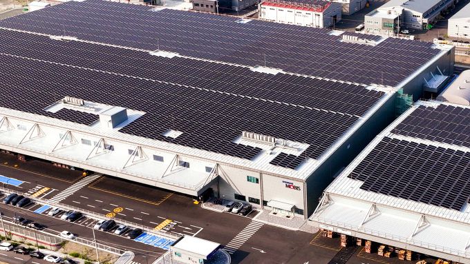 현대모비스 영남물류센터에 설치된 태양광 발전설비. [사진=현대모비스]