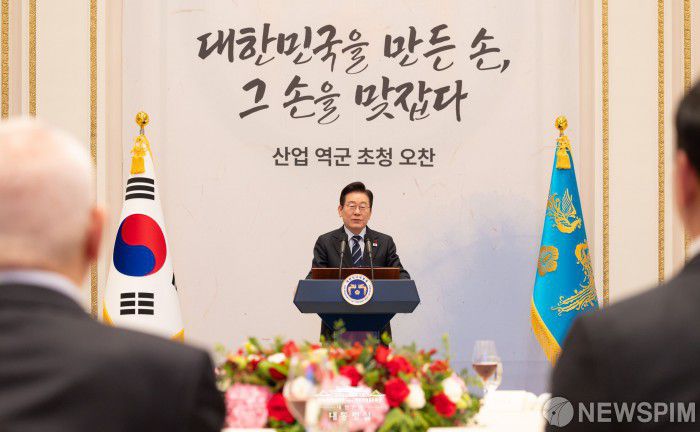 [서울=뉴스핌] 이재명 대통령이 4일 서울 종로구 청와대 영빈관에서 열린 산업 역군 초청 오찬 행사에서 발언하고 있다. [사진=대통령실] 2025.12.04 photo@newspim.com