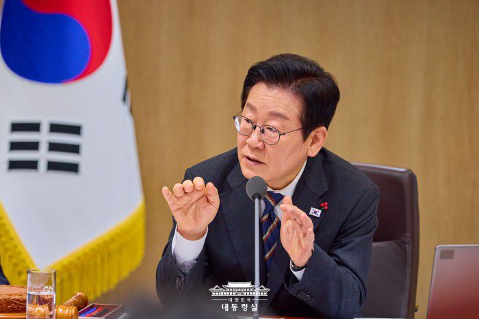 [서울=뉴스핌] 이재명 대통령이 9일 서울 용산구 대통령실에서 열린 제53회 국무회의에서 모두발언을 하고 있다. [사진=대통령실] 2025.12.09 photo@newspim.com