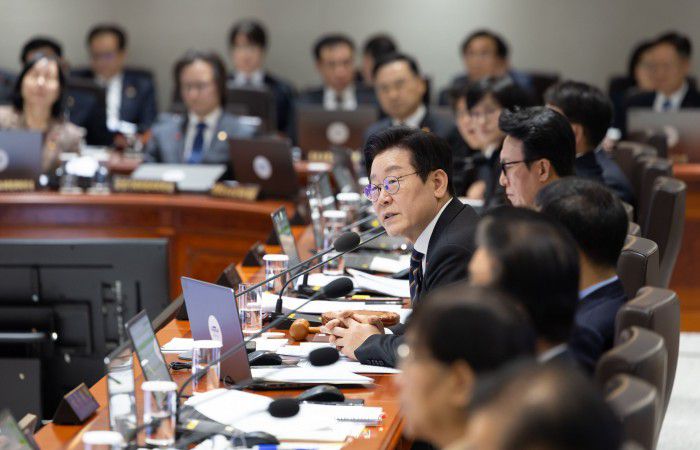 [서울=뉴스핌] 이재명 대통령이 9일 서울 용산구 대통령실에서 열린 제53회 국무회의에서 모두발언을 하고 있다. [사진=대통령실] 2025.12.09 photo@newspim.com