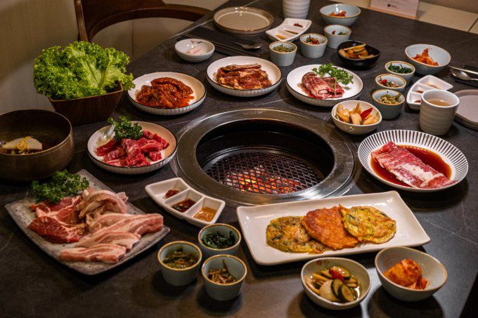 [세종=뉴스핌] 이정아 기자 = 싱가포르 서울 레스토랑의 '코리안 바비큐' 메뉴. 2025.12.13 plum@newspim.com