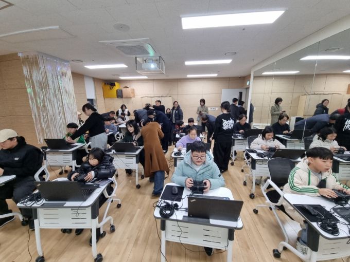 개관 1주년 기념 'FLY-UP 드론 페스티벌' 운영[사진=동두천시] 2025.12.15 sinnews7@newspim.com