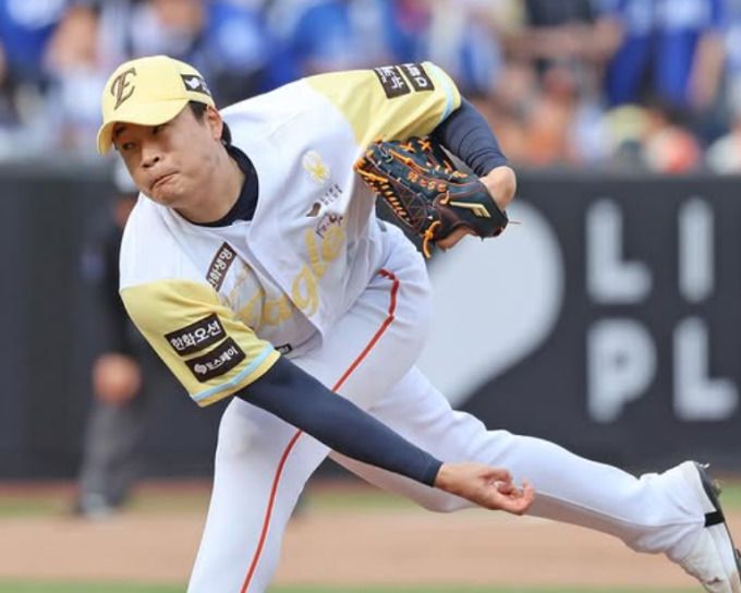 [서울=뉴스핌] 6일 대전 삼성과의 경기에서 9회에 출전한 한승혁(한화)이 역투 하고 있다. [사진=한화] 2025.05.06 wcn05002@newspim.com