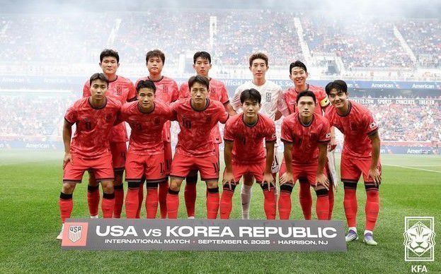 [서울=뉴스핌] 박상욱 기자 = 지난 9월 미국과의 평가전에 앞서 포즈를 취한 한국 축구대표팀 선수들. [사진=KFA] 2025.12.26 psoq1337@newspim.com