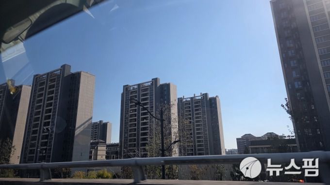 [서울=뉴스핌] 송현도 기자 = 상하이 푸동의 한 주택 단지 2026.01.06 dosong@newspim.com