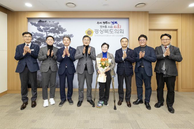 경북도의회 박성만 의장이 12일 도의회를 방문한  진일표 주부산 중국총영사 일행을 맞아 면담을 갖고 양국 지방의회 간 우호교류 강화와 투자유치 협력방안을 공유했다.[사진=경북도의회] 2026.01.12 nulcheon@newspim.com