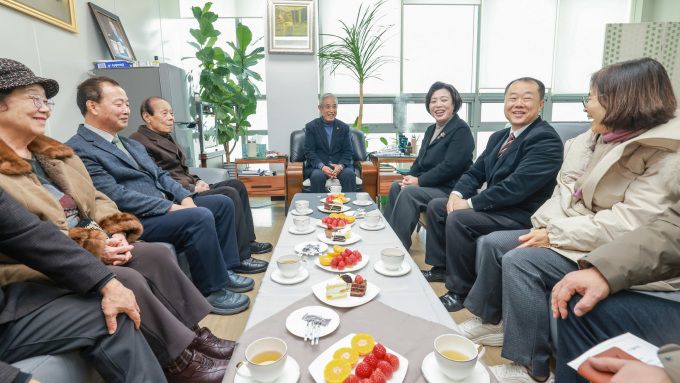 기관 방문 모습(대한노인회 과천지회). [사진=과천시]