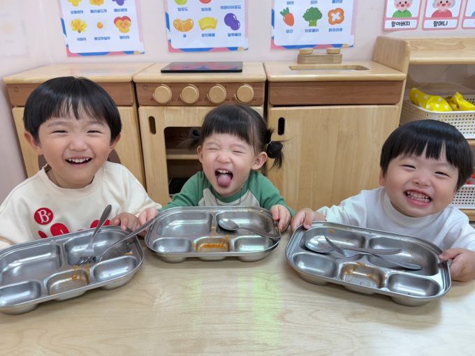 잔반줄이기 캠페인은 아이들이 식탁위에서 환경보호를 실천하는 경험이다. [사진=시흥시]