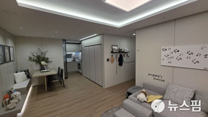 [서울=뉴스핌] 송현도 기자 = 펫테리어(Pet+Interior)를 적용한 유니트의 모습. 2026.01.16 dosong@newspim.com