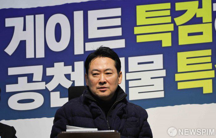 [서울=뉴스핌] 윤창빈 기자 = '쌍특검'을 촉구하며 단식 농성중인 장동혁 국민의힘 대표가 16일 서울 여의도 국회 로텐더홀 농성장에서 발언하고 있다. 2026.01.16 pangbin@newspim.com