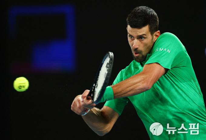 [멜버른 로이터=뉴스핌] 노바크 조코비치가 19일 열린 호주오픈 1회전을 치르고 있다. 2026.01.20 wcn05002@newspim.com