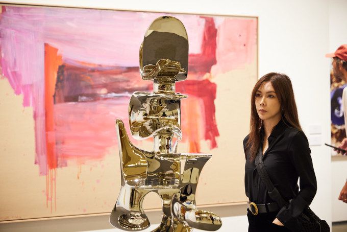 [서울=뉴스핌]이영란 미술전문기자= 미술품 장터에 해당되는 아트페어가 전세계적으로 크게 늘며 굴지의 메이저 화랑을 제외한 중소화랑들은 비용절감및 효율성 제고를 위해 참여회수를 줄이기 시작했다. 사진은 프리즈서울 아트페어에 참가한 타데우스로팍 갤러리의 모습. [사진=프리즈] 2026.01.21 art29@newspim.com