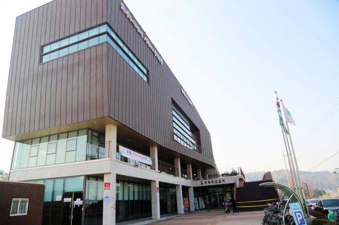 청계동주민센터 전경_주민설명회 개최장소. [사진=의왕시]