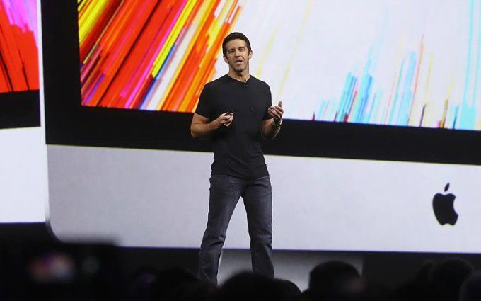 애프르이 존 터너스 하드웨어 엔지니어링 담당 수석 부사장 [사진=블룸버그통신]