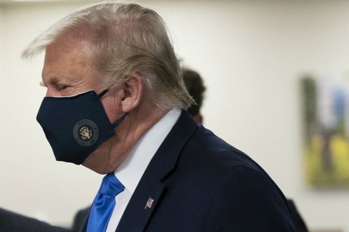 11월 대선을 불과 한 달 앞두고 코로나19에 확진된 트럼프 대통령. (사진=연합뉴스)