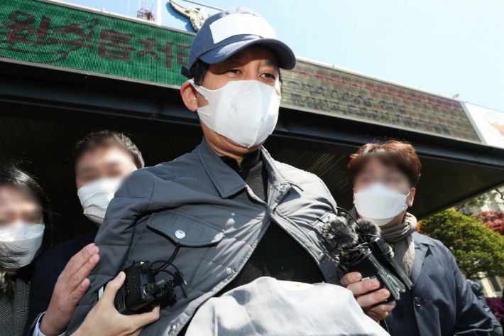 영장실질심사 앞둔 김봉현(사진=연합뉴스)