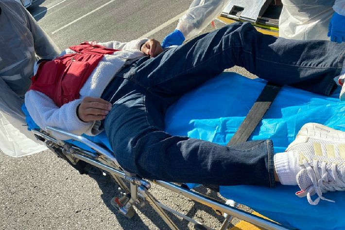 병원으로 이송되는 이스타항공 조종사노조 박이삼 노조위원장(사진=공공운수노조 제공)