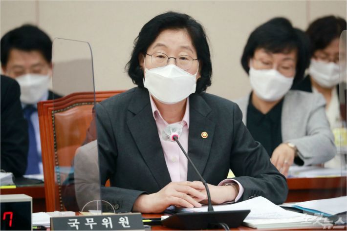 이정옥 여성가족부 장관(사진=윤창원 기자/자료사진)