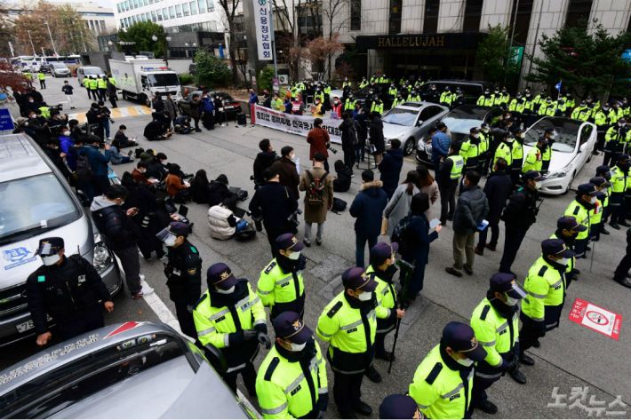 25일 오후 서울 여의도 민주당 서울시당 앞에서 '노동개악 저지! 전태일3법 쟁취! 민주노총 총파업 총력투쟁 전국동시다발대회'가 열리고 있다.(사진=황진환 기자)