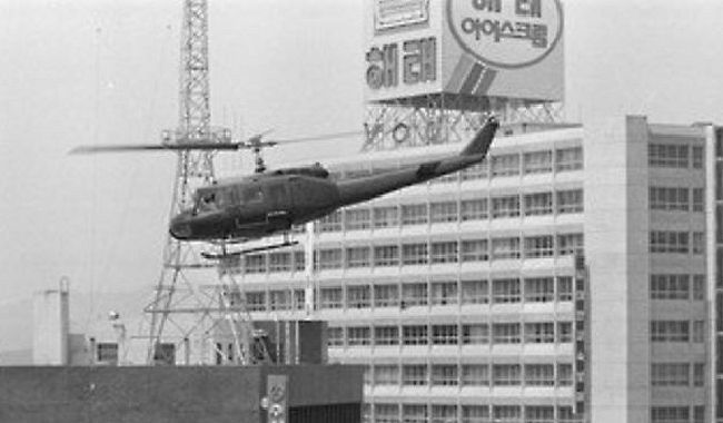 1980년 5월 광주 전일빌딩 인근서 목격된 헬기(사진=연합뉴스)