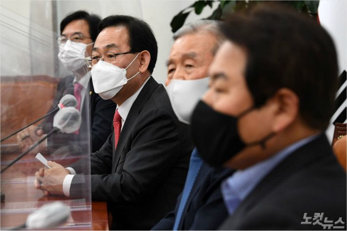 국민의힘 주호영 원내대표가 질의응답을 하고 있다. (사진=윤창원 기자)