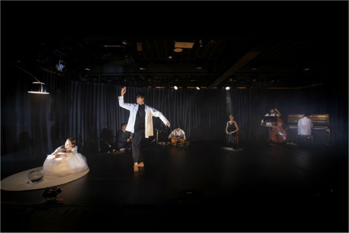 정동극장 창작플랫폼 바운스 중 '먻' 공연(사진=정동극장 제공)