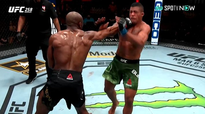 TKO 승을 거둔 카마루 우스만(왼쪽). SPOTV NOW 제공