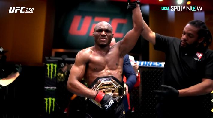 UFC 웰터급 3차 방어전에 성공한 카마루 우스만. SPOTV NOW 제공