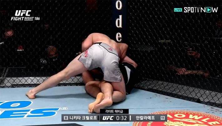 레슬링에서 압도적인 우위를 점했던 마고메드 안칼라예프(위). SPOTV NOW 제공