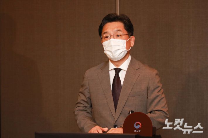 지난달 23일 서울 중구 호텔 더 플라자에서 성 김 미국 대북특별대표와 북핵수석대표 협의를 마치고 결과 발표를 한 노규덕 한반도평화교섭본부장. 사진공동취재단