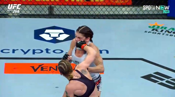 정확한 펀치를 날리는 발렌티나 세브첸코. SPOTV NOW 제공