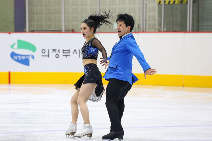 주니어 아이스댄스 부문 1위를 차지한 임해나(경기일반), 예콴(경기일반). 대한빙상경기연맹