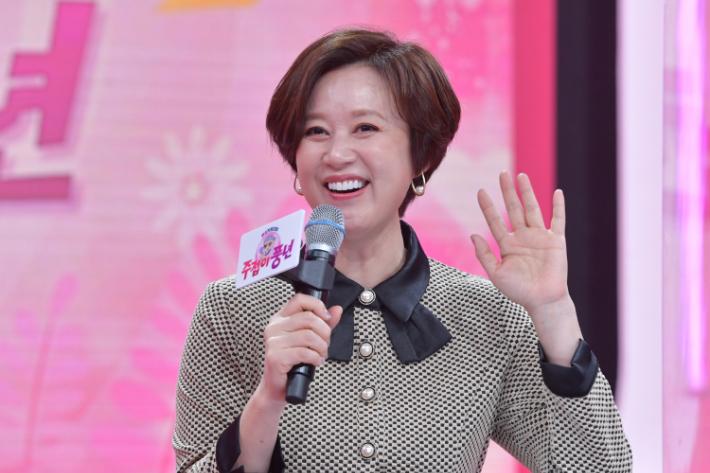 '주접이 풍년' MC를 맡은 박미선. KBS 제공