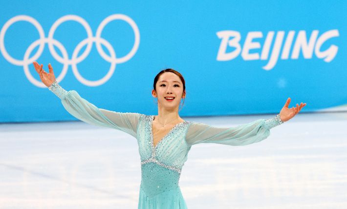 김예림이 15일 중국 베이징 캐피털 인도어 스타디움에서 열린 2022 베이징동계올림픽 피겨스케이팅 여자 싱글 쇼트프로그램 경기에서 연기를 펼치고 있다. 베이징(중국)=박종민 기자
