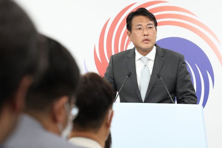 김태효 국가안보실 제1차장이 18일 오후 서울 용산 대통령실 청사 오픈라운지에서 한미 정상회담 관련 브리핑을 하고 있다. 연합뉴스